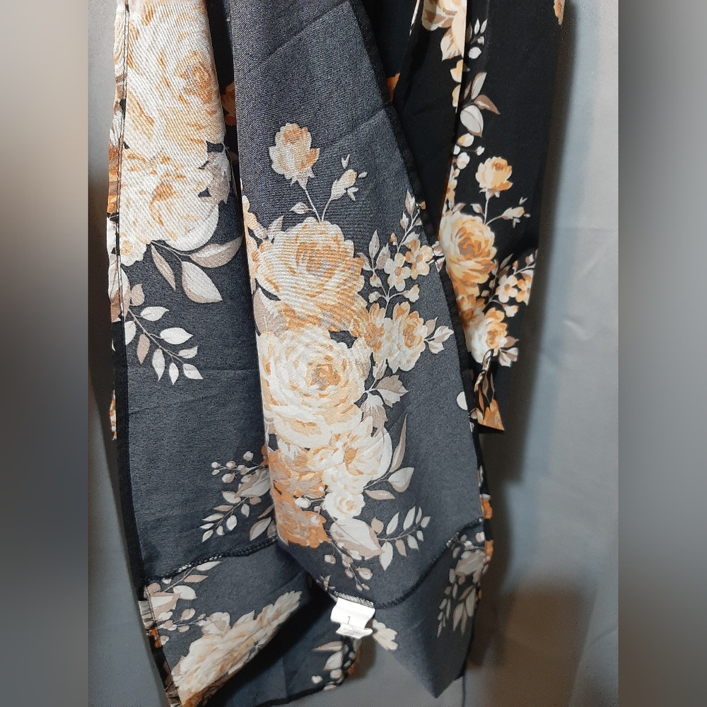 This Pull Over Floral Dress Is Both Elegant And Comfortable Size LARGE - Picture 3 of 5